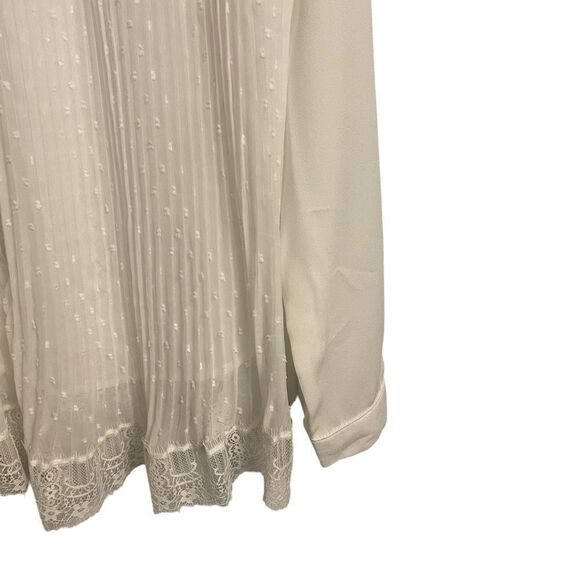 Just Noa Paris White Lace Button Down Blouse size 1 or Small - Picture 5 of 7
